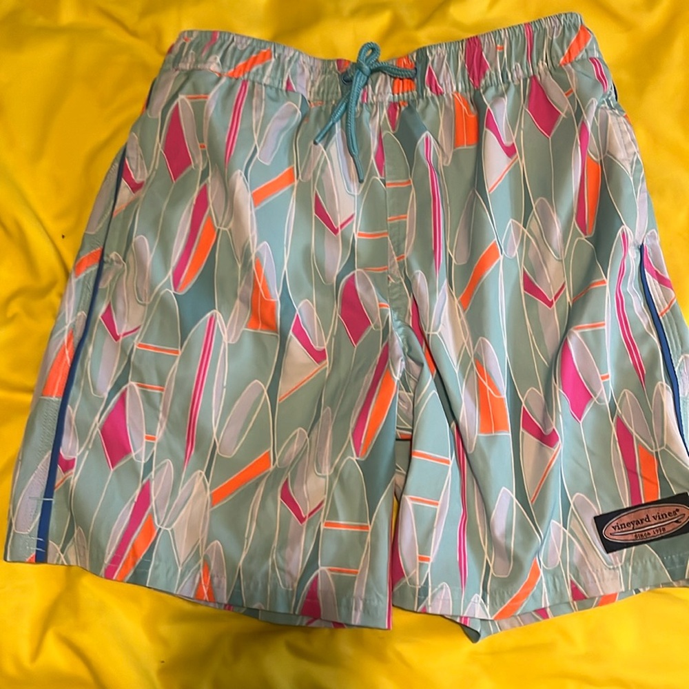 Vineyard Vines Size Medium Surf Board Swim Trunks